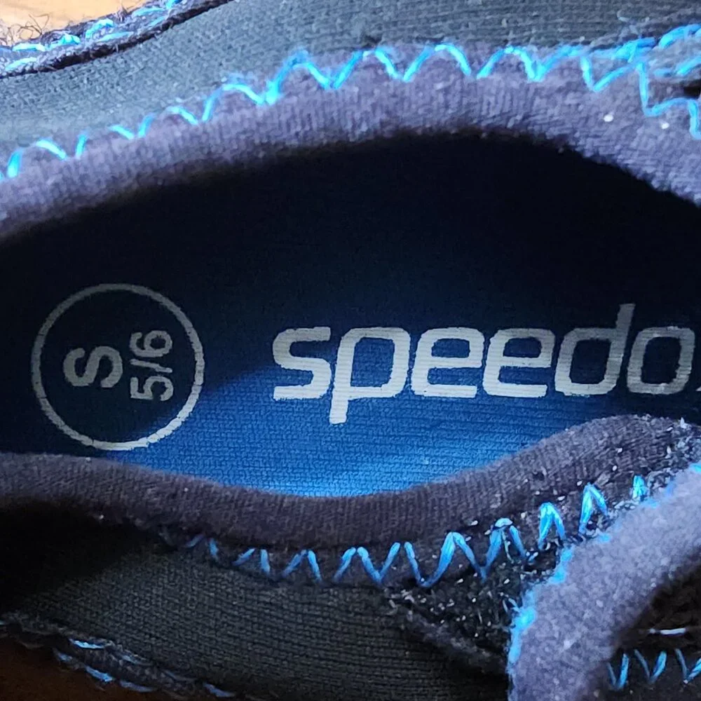 Speedo toddler Boys water shoes Size Small 5/6